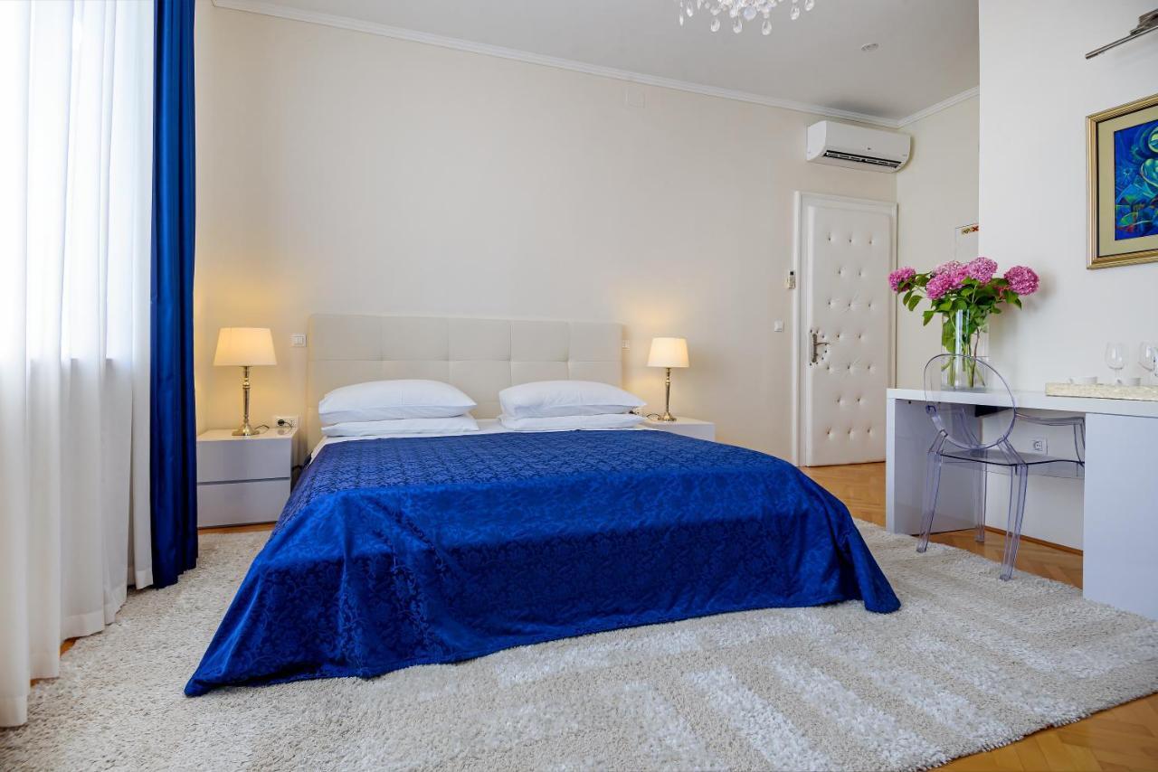 Palace Schoen Milesi - Esense Of Prestige - Private Pool - Free Parking - Old Money Style Luxury Rooms - Walking Distance To The Old Town, The Beach And All Amenities - Buralux Properties Split Zewnętrze zdjęcie