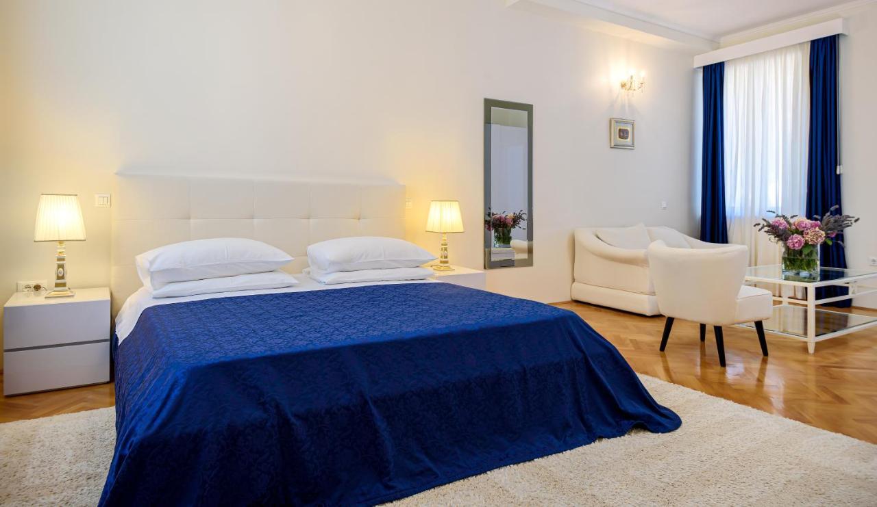 Palace Schoen Milesi - Esense Of Prestige - Private Pool - Free Parking - Old Money Style Luxury Rooms - Walking Distance To The Old Town, The Beach And All Amenities - Buralux Properties Split Zewnętrze zdjęcie