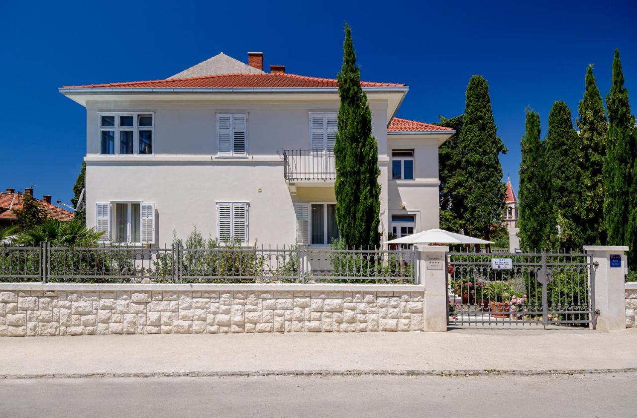 Palace Schoen Milesi - Esense Of Prestige - Private Pool - Free Parking - Old Money Style Luxury Rooms - Walking Distance To The Old Town, The Beach And All Amenities - Buralux Properties Split Zewnętrze zdjęcie