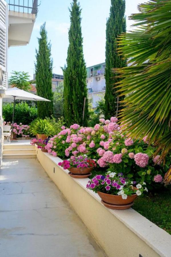 Palace Schoen Milesi - Esense Of Prestige - Private Pool - Free Parking - Old Money Style Luxury Rooms - Walking Distance To The Old Town, The Beach And All Amenities - Buralux Properties Split Zewnętrze zdjęcie
