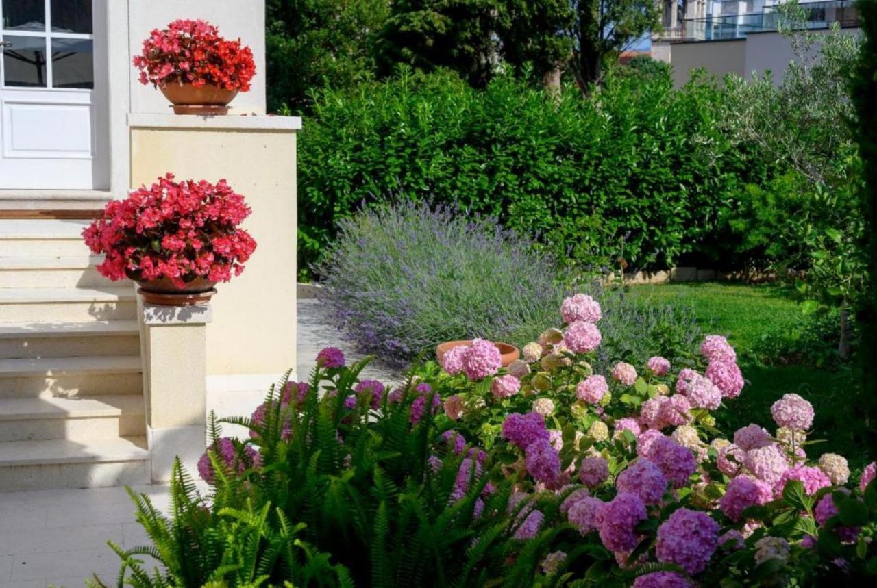 Palace Schoen Milesi - Esense Of Prestige - Private Pool - Free Parking - Old Money Style Luxury Rooms - Walking Distance To The Old Town, The Beach And All Amenities - Buralux Properties Split Zewnętrze zdjęcie